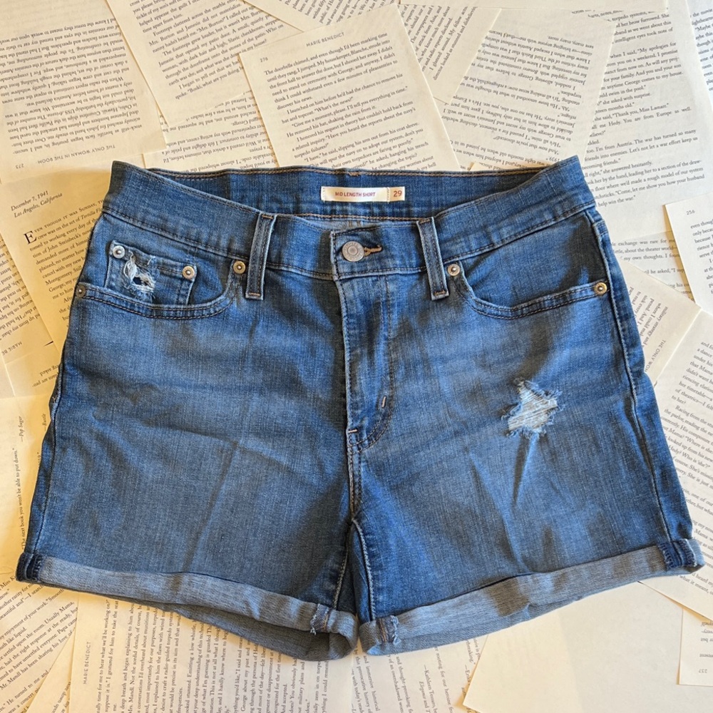 Levi’s Mid Length Blue Denim Shorts 29 Size